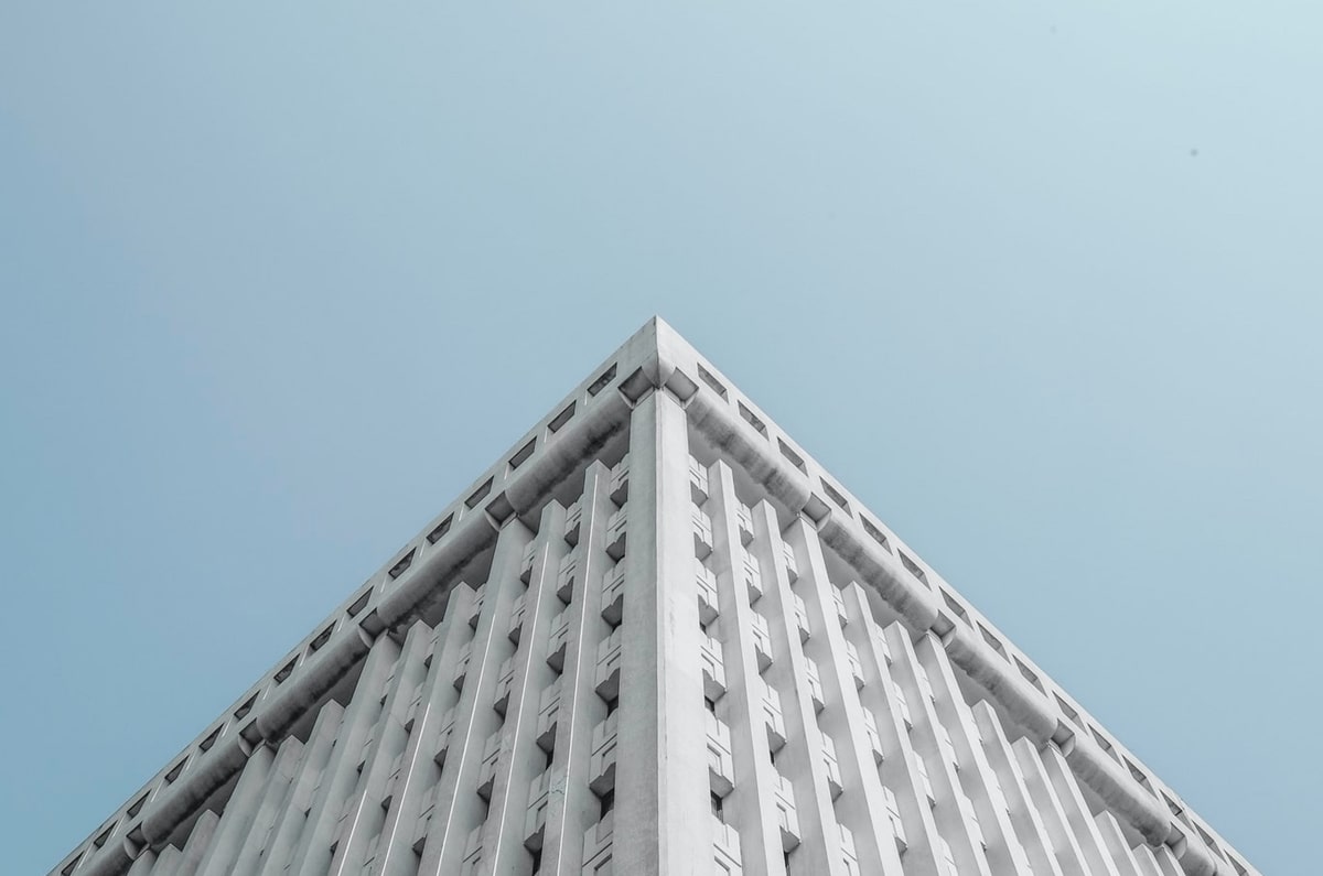 曼联领先险遭逆转，临场调整成败手，后腰隐患暴露全队短板